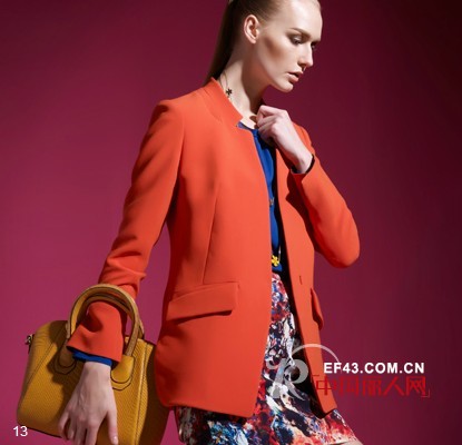 秋冬新款彩色大衣搭配驱走暗淡氛围