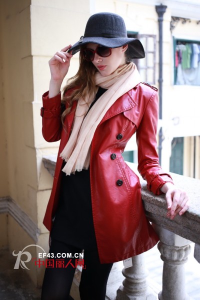 质感中长款皮夹克,高街女王示范气场LOOK