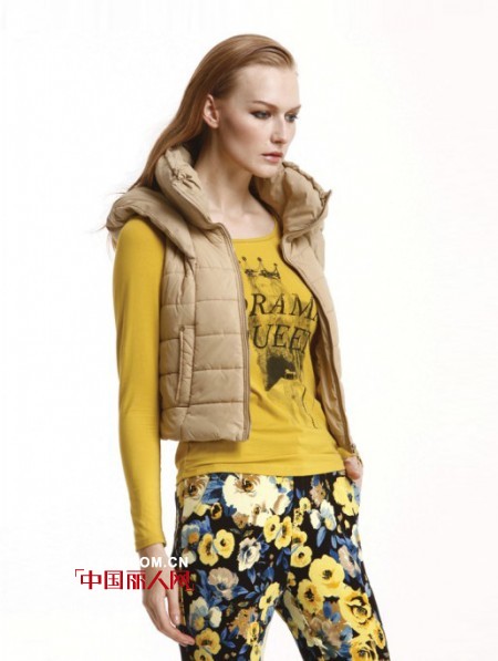 秋冬马甲搭配 演绎不一样的视觉效果