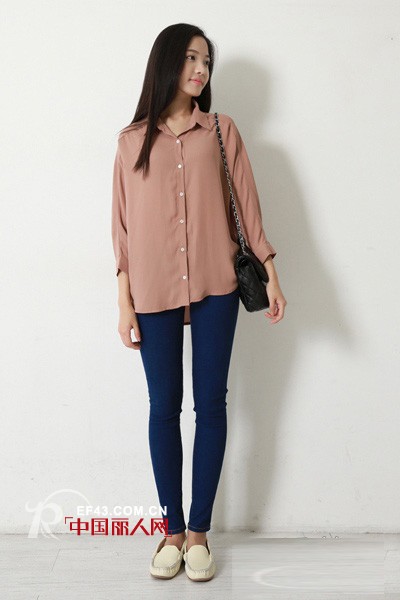 紧身牛仔裤搭配 一秒变修长美腿