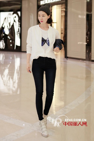 紧身牛仔裤搭配 一秒变修长美腿