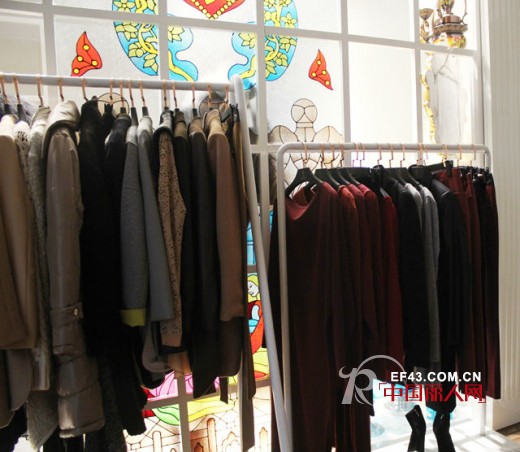 连奴时装A/E品牌江门专卖店隆重开业