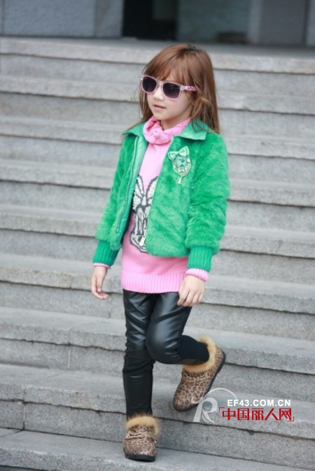 粉色衣服配什么颜色好看 俄梅戛帮你解决