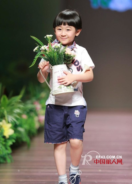 赵恩欢童装2013春夏发布会 “嫩模”萌翻全场