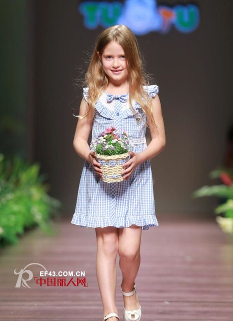 赵恩欢童装2013春夏发布会 “嫩模”萌翻全场