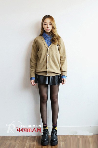 牛仔休闲衬衫搭配 俏丽又迷人