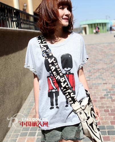 可爱甜美卡通手绘T恤 秀出个性