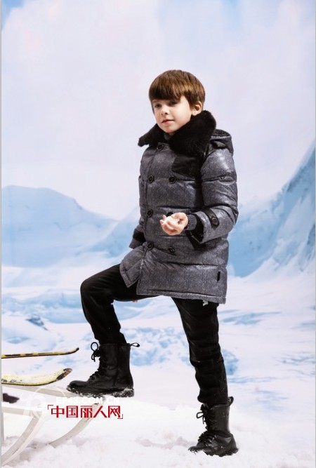 羽绒服款式哪种比较保暖 时尚保暖羽绒服