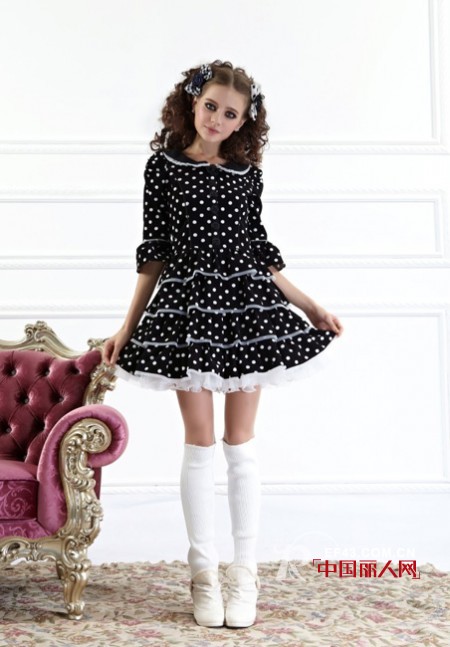 蛋糕裙连衣裙 长袖蛋糕裙秀出可爱模样