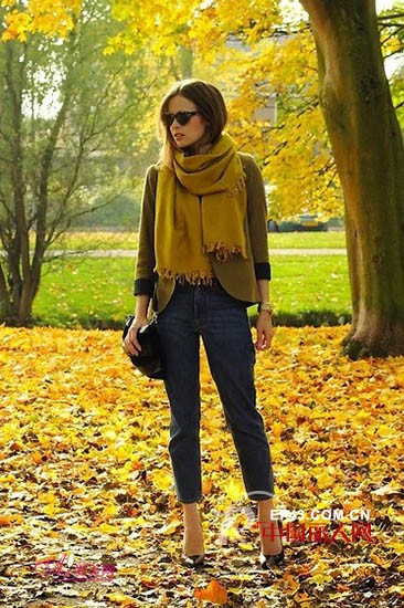 长款围巾怎么围才更有个性