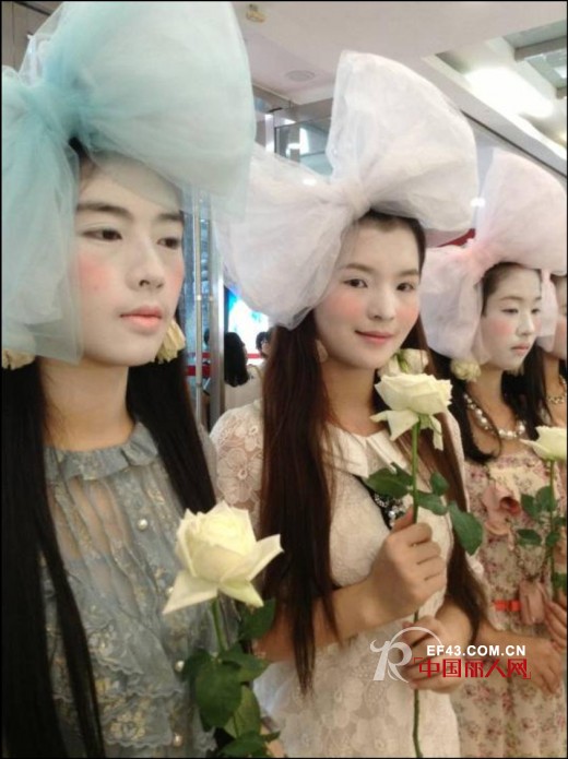 淑女屋女装[上海南京路世贸]闻香识淑女情景秀即将上演