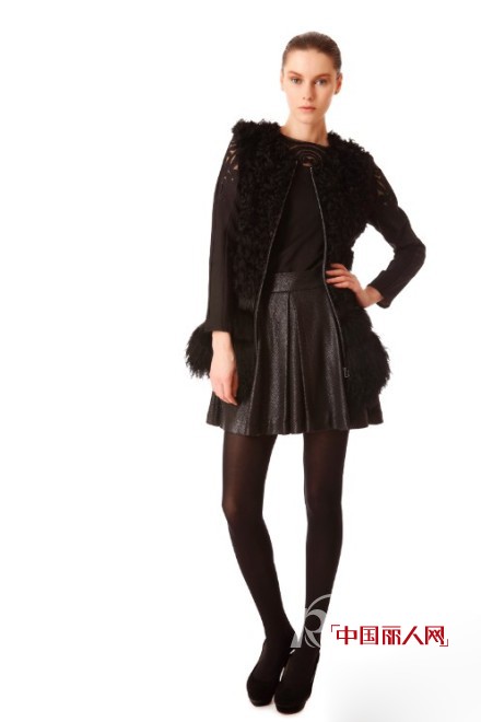 秋冬皮裙搭配  优雅朋克女性完美呈现