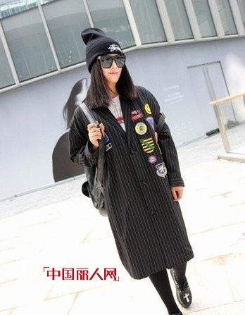 竖条纹也百变 一秒变身街拍女王