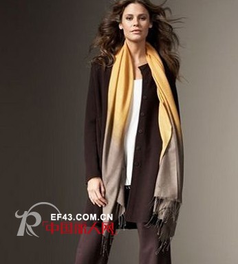 百变感轻易搭 4款围巾系法