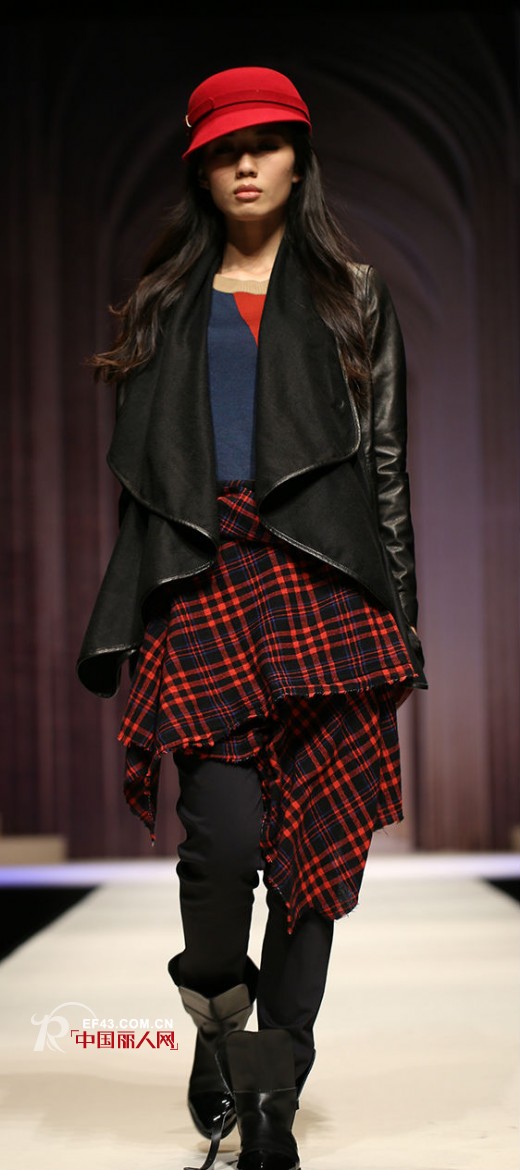 秋冬季节搭配拒绝沉闷  艳丽色调秋冬翩翩起舞