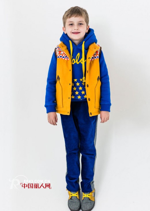 亮色出击沉闷秋冬 三彩童装男童款式让你完美吸睛