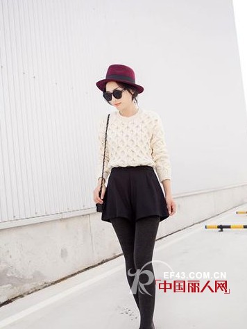 冬季时尚毛呢短裤 搭配毛衣显高更时尚