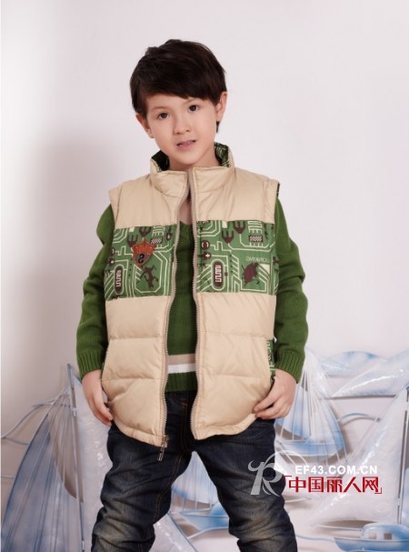 羽绒马甲里面穿什么 最新童装羽绒马甲搭配