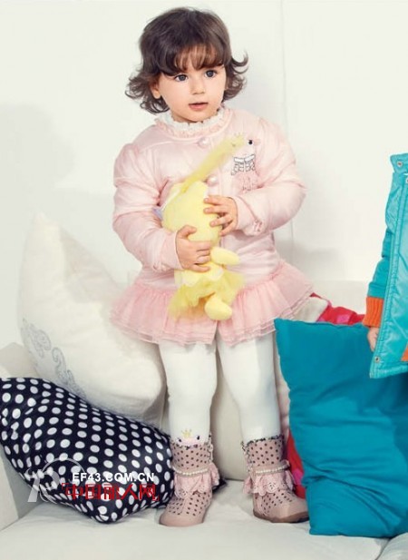 粉色配什么颜色好看 羽绒服款式搭配