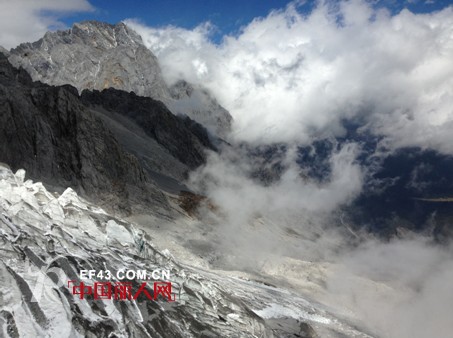 ZOLLE因为品牌到玉龙雪山为2014秋冬设计采风