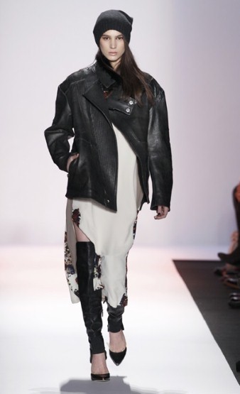 秋冬必备过膝长靴  街头达人示范长靴搭配