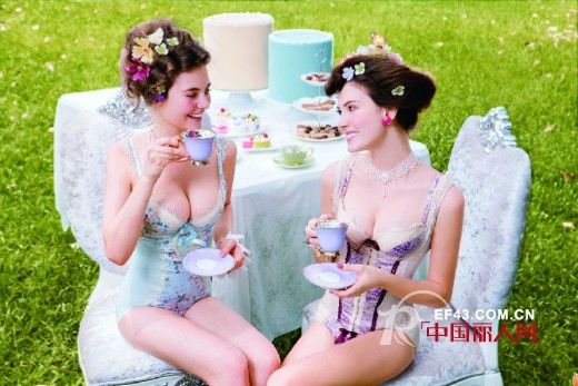 日贝尔新款超级聚拢魔力文胸  罩杯升级一步搞定