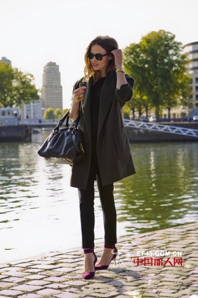 极简风格廓型大衣  塑造大气场的最佳途径