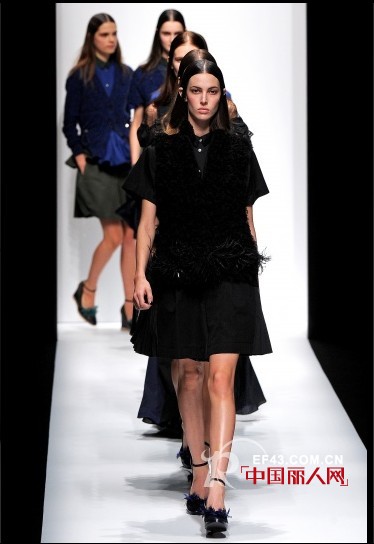 Sacai品牌  2013春夏成衣展