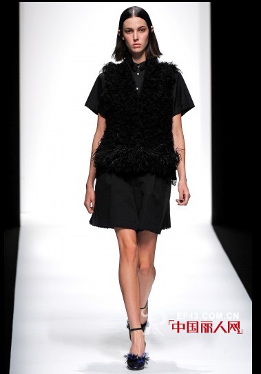 Sacai品牌  2013春夏成衣展