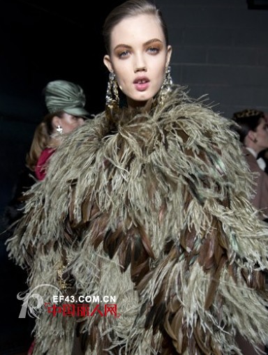 2013秋冬流行风:羽毛元素正当道