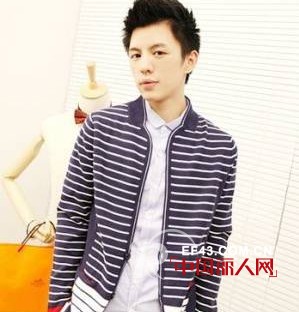 男生如何搭配衬衣和针织衫