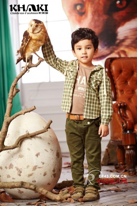 军绿色配什么颜色 军绿色童装搭配