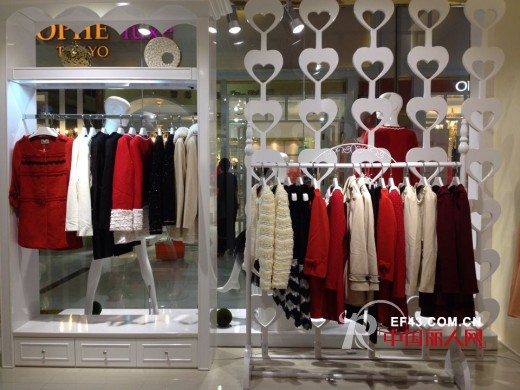 丹诗格尔女装深圳平湖华南城店盛大开业