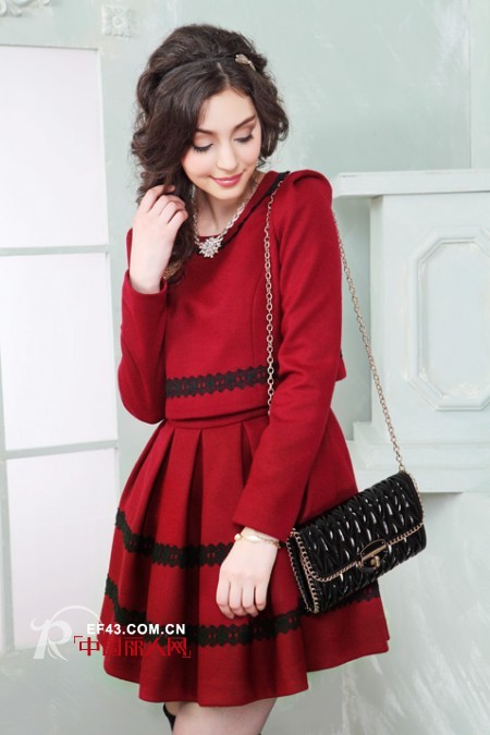 秋冬季红色衣服搭配 明亮好看