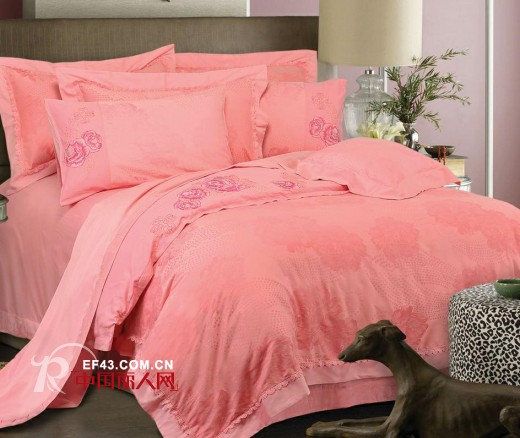 冬日家居换新装,给你的他浪漫满屋