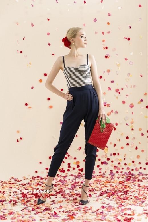 花季少女演绎Alice + Olivia 2014新款女装系列