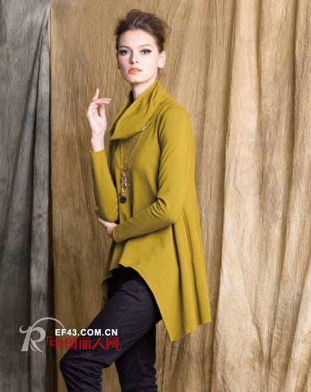 落英缤纷的深秋  长款针织衫穿出从容优雅