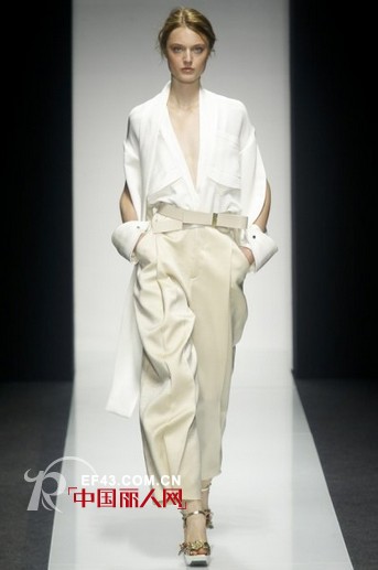 2014春夏女装  Gianfranco Ferre   不规则时尚
