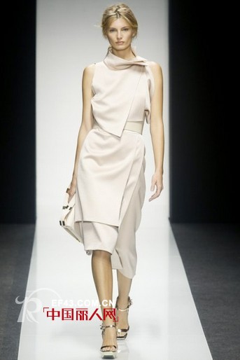 2014春夏女装  Gianfranco Ferre   不规则时尚