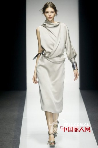 2014春夏女装  Gianfranco Ferre   不规则时尚
