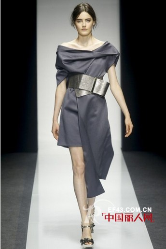 2014春夏女装  Gianfranco Ferre   不规则时尚