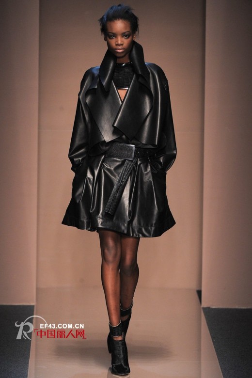 Gianfranco Ferre 2013秋冬女装 层叠褶皱隐约美