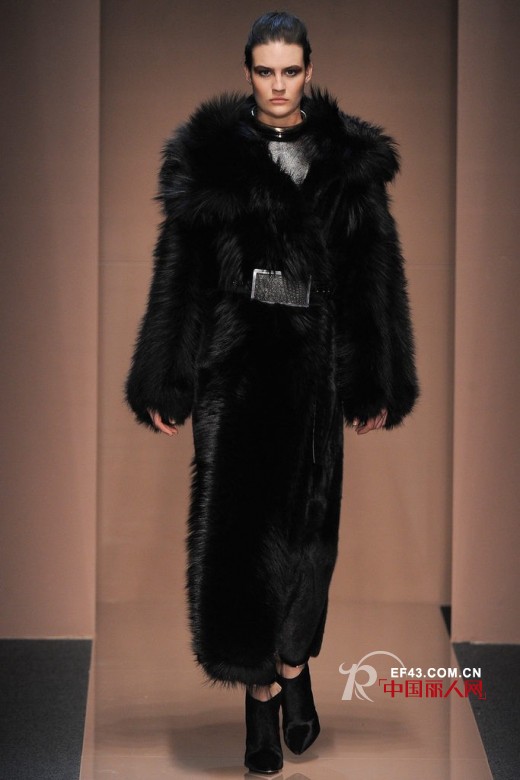 Gianfranco Ferre 2013秋冬女装 层叠褶皱隐约美