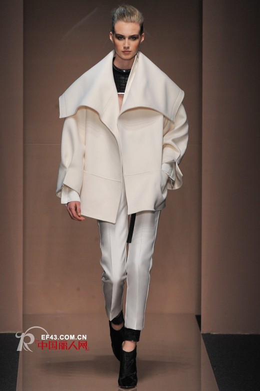 Gianfranco Ferre 2013秋冬女装 层叠褶皱隐约美