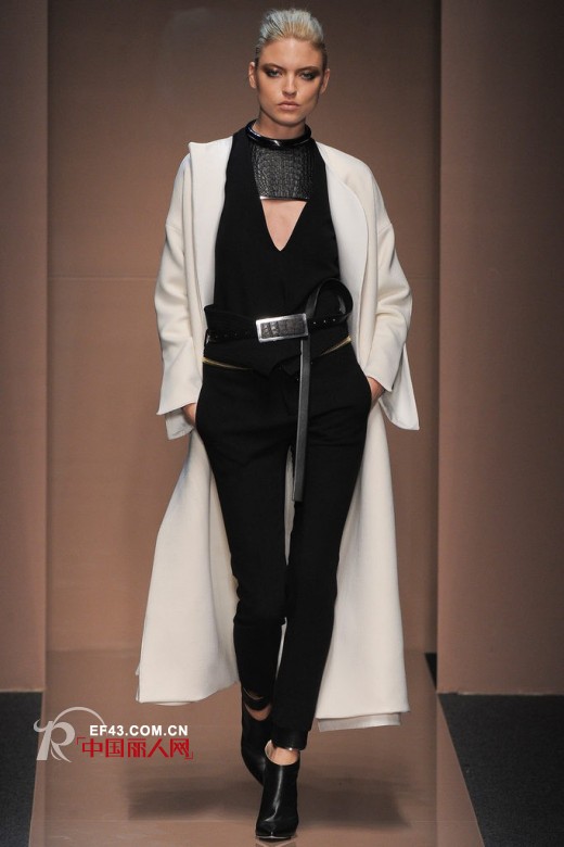 Gianfranco Ferre 2013秋冬女装 层叠褶皱隐约美
