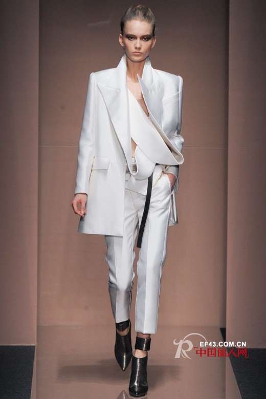 Gianfranco Ferre 2013秋冬女装 层叠褶皱隐约美