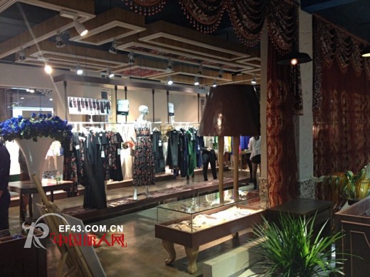 易菲•YIFINI2014“清风•夏韵”的新品发布会