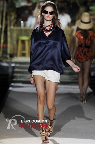 D二次方 (DSquared2) 2014春夏女装   丰盈露点时尚