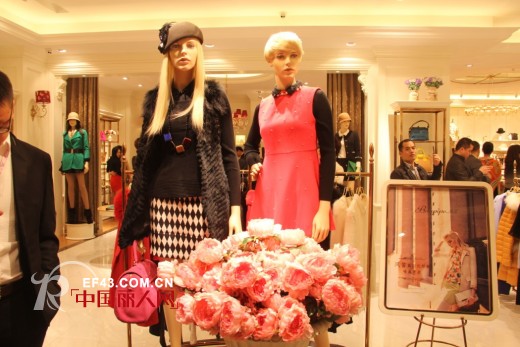 风笛女装第四代店铺新形象闪耀登场