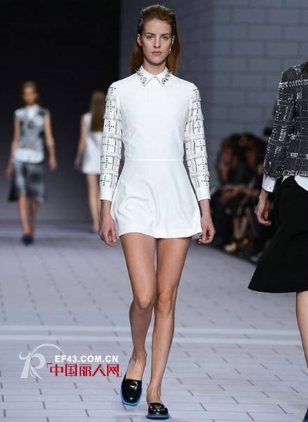 2014维果罗夫(Viktor&Rolf)春夏女装系列蓝白无间时尚无期限!